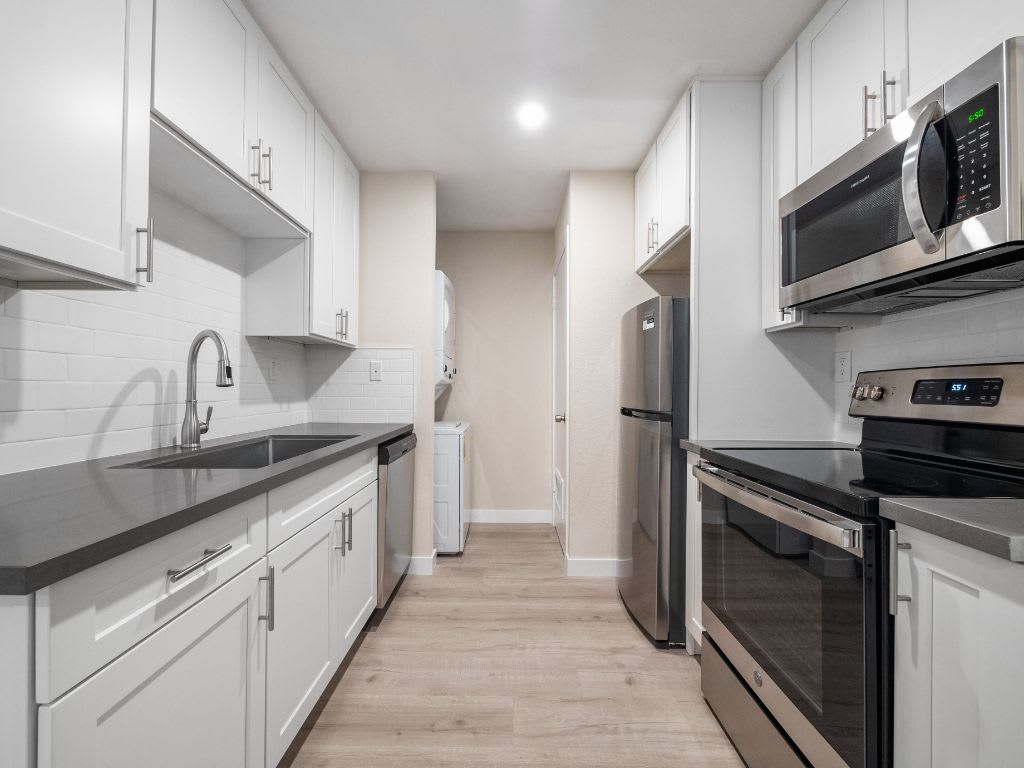 Photos and Video of Sunset Cliffs Apartments in Vista, CA